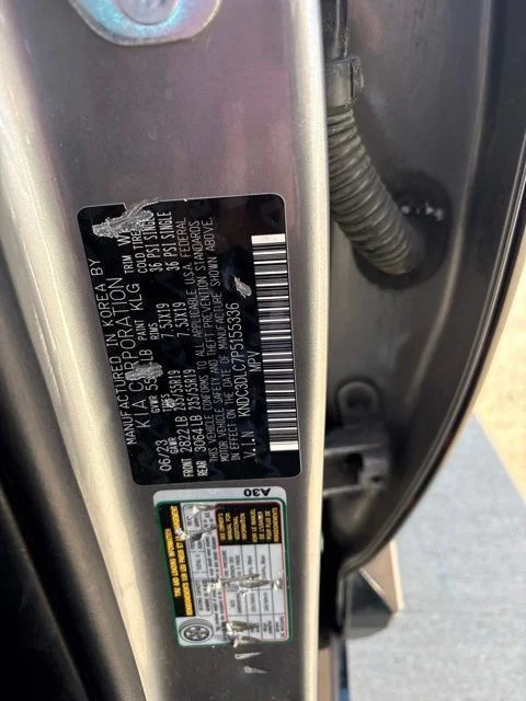 Used 2023 Steel Gray Kia Wind image 15
