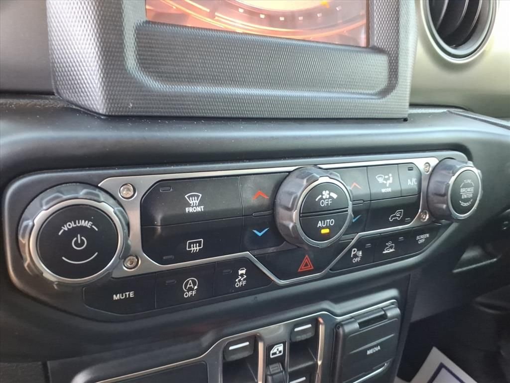 Used 2021  Jeep Unlimited Sport S image 25