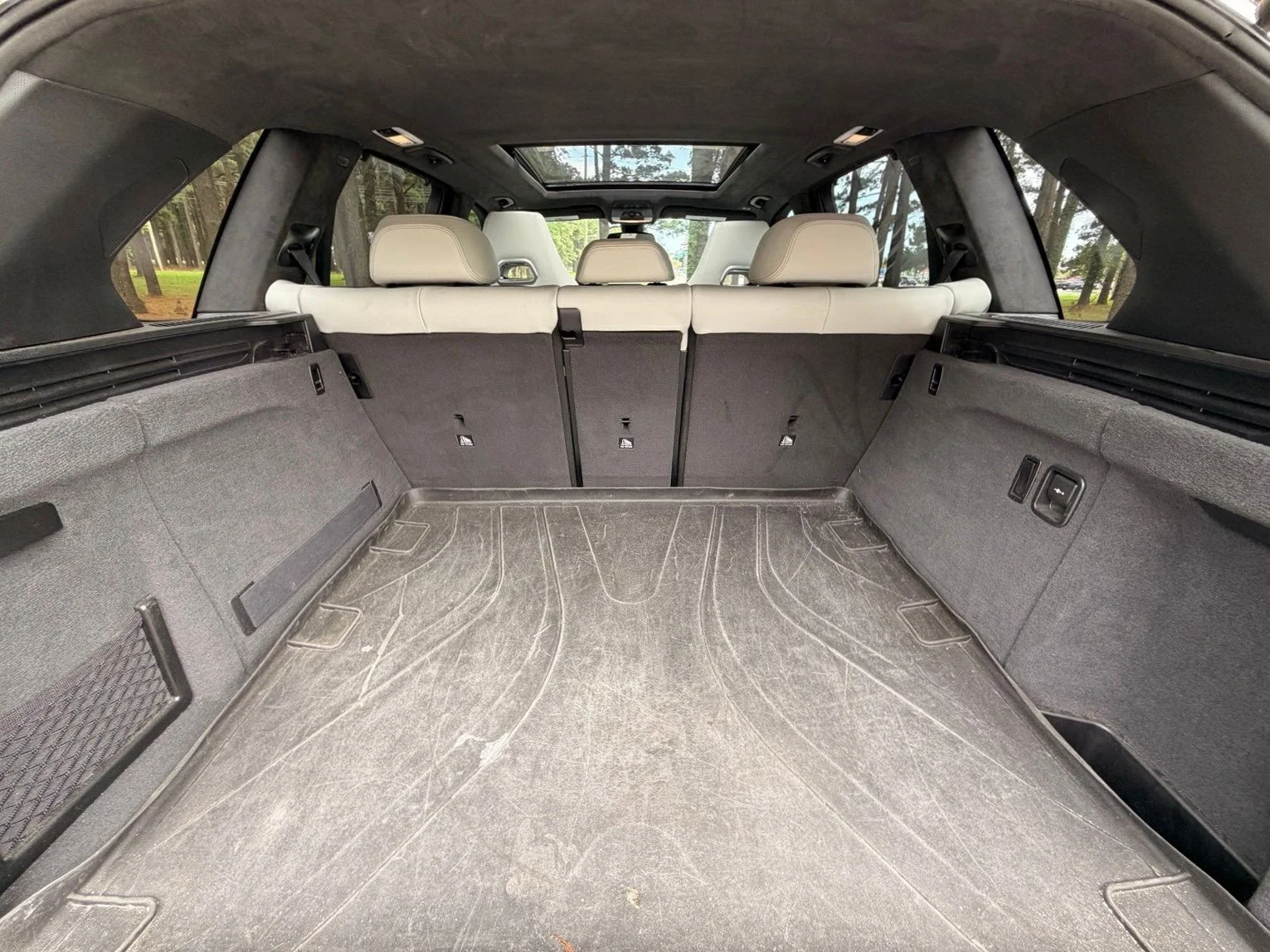Used 2018 Silverstone Metallic BMW Base image 17