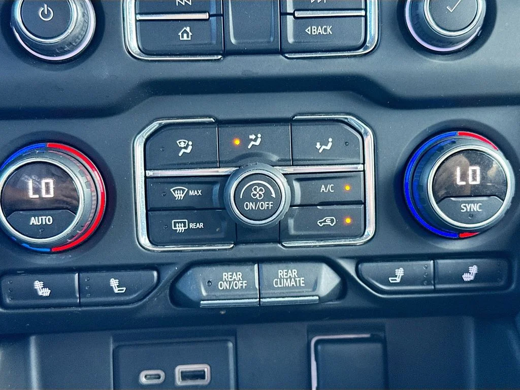 2022 Chevrolet Suburban RST - Photo 13