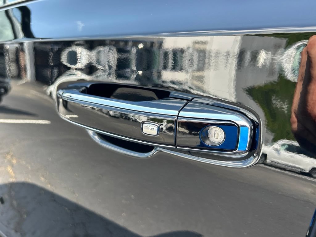 2026 Chevrolet Suburban High Country - Photo 14