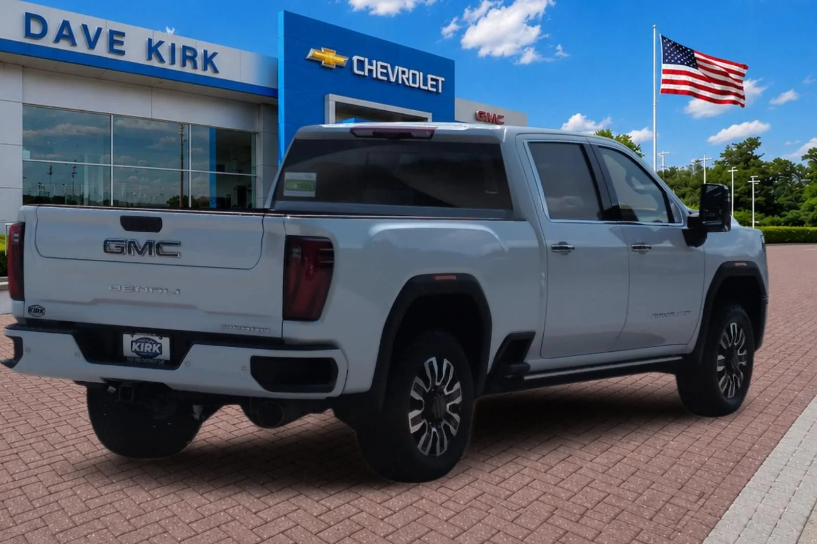 New 2026 Glacier White Tricoat GMC Denali Ultimate image 3