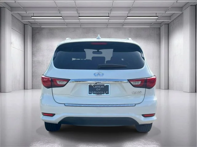 Used 2017 White INFINITI Base image 4