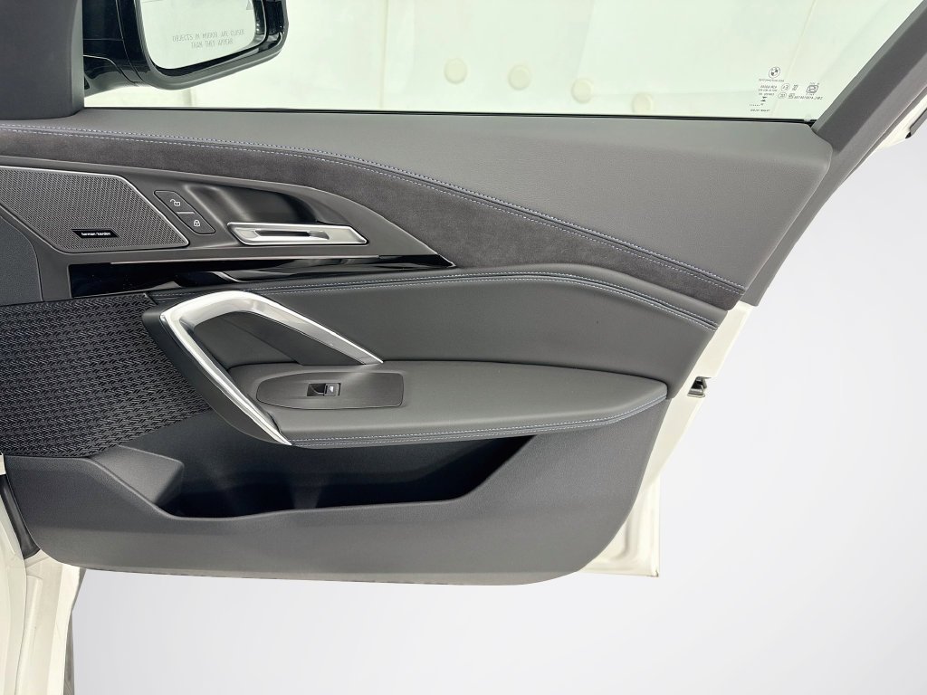 New 2027 Alpine White BMW xDrive28i image 24