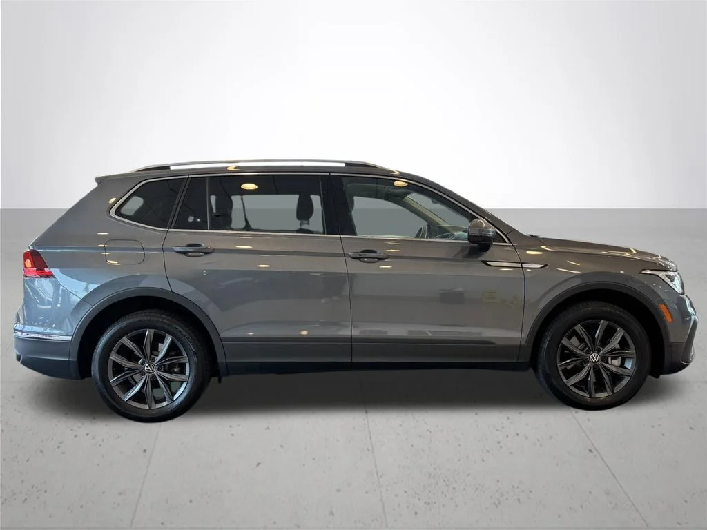 Used 2023  Volkswagen 2.0T SE image 6