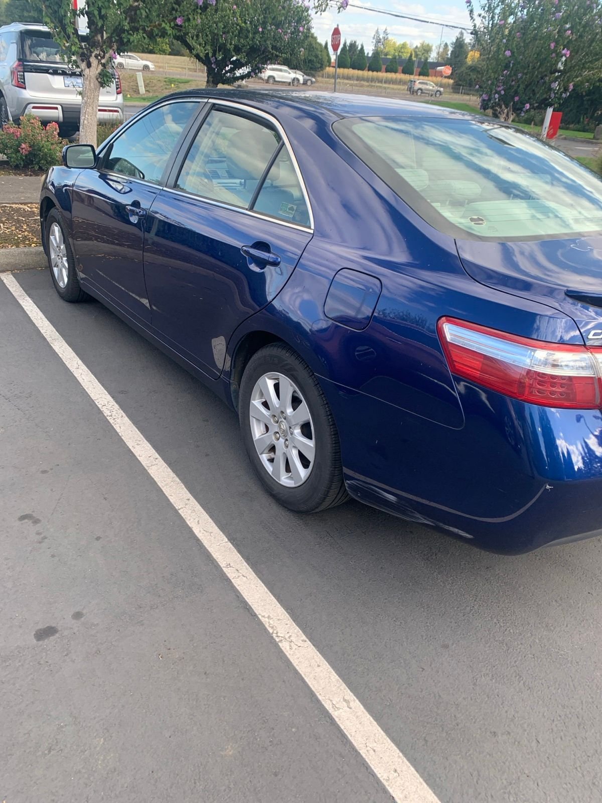Used 2009 Blue Ribbon Metallic Toyota Base image 2