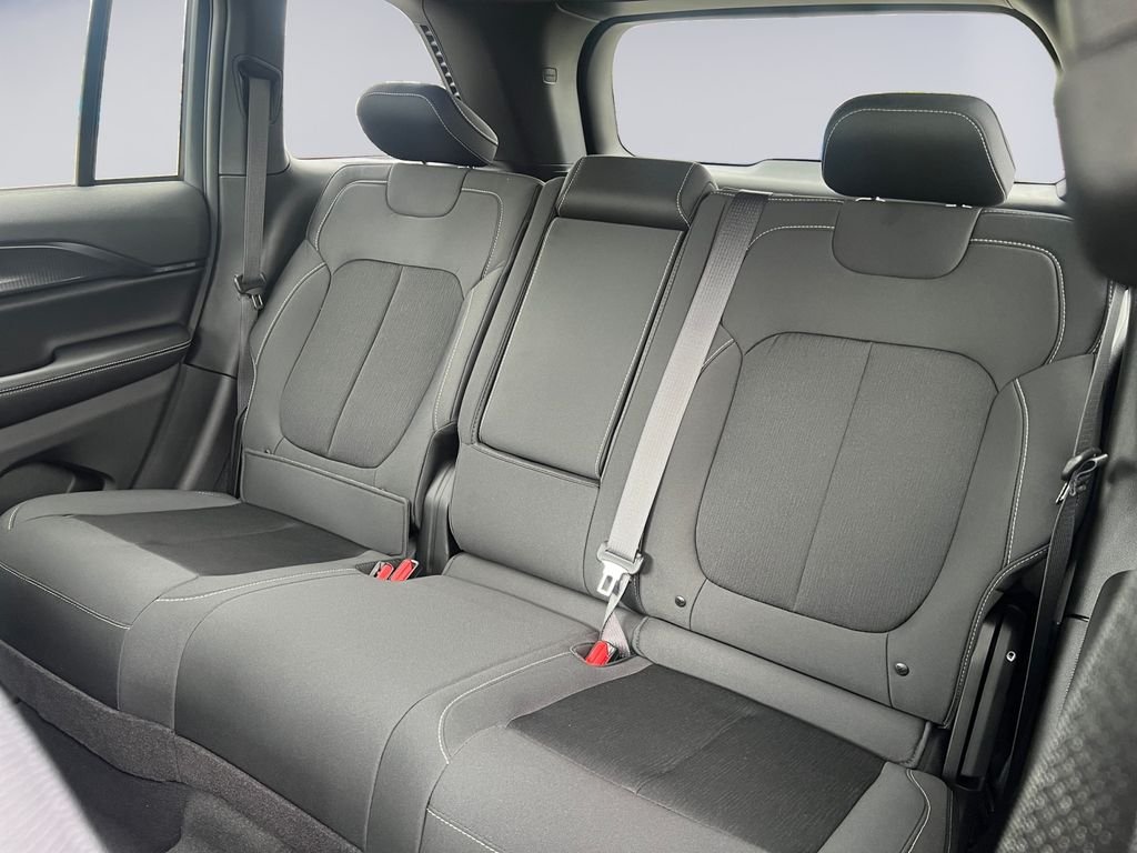 New 2026 Velvet Red Pearl-Coat Exterior Paint Jeep Laredo X image 16
