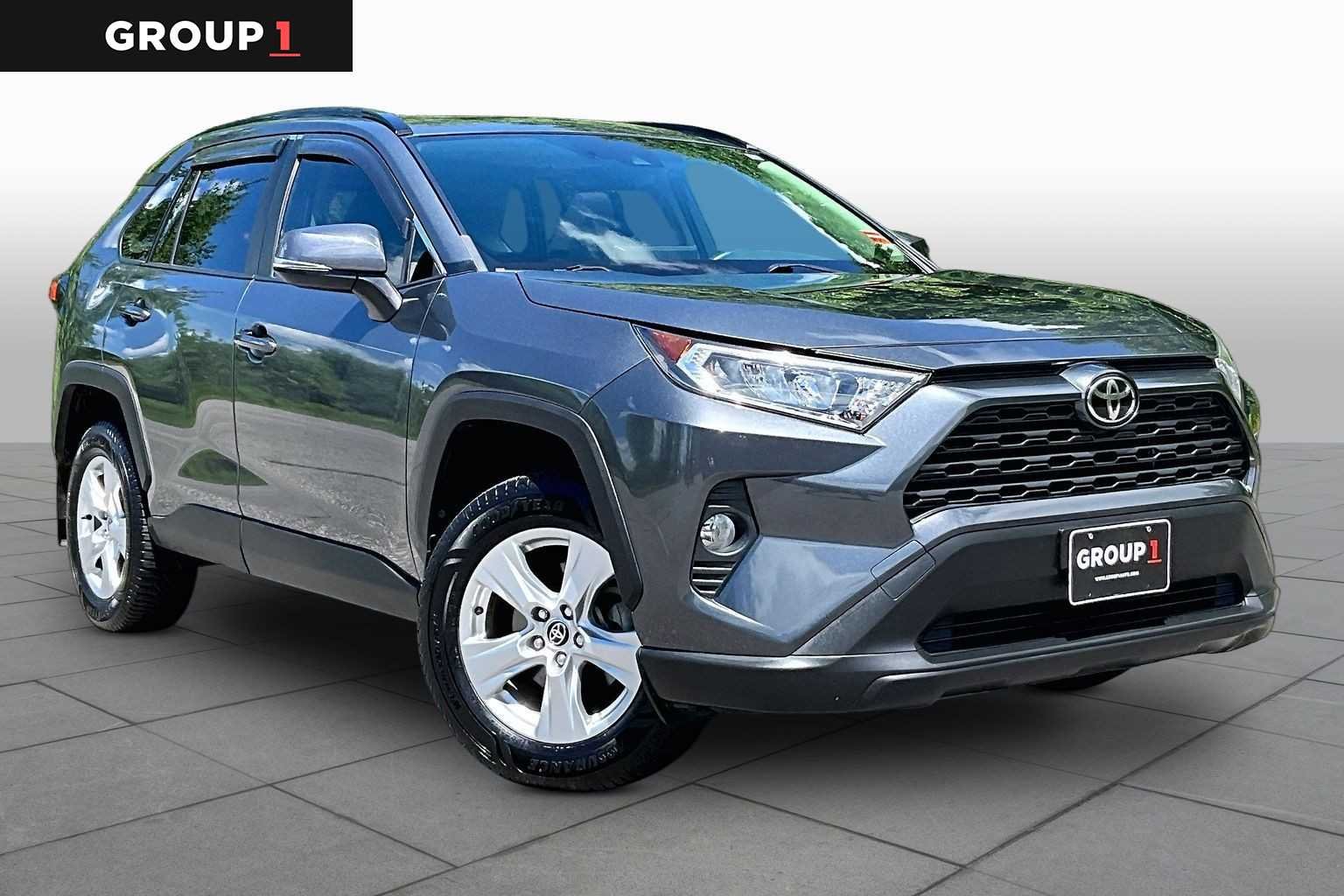 Certified Used 2020 Magnetic Gray Metallic Toyota XLE image 3