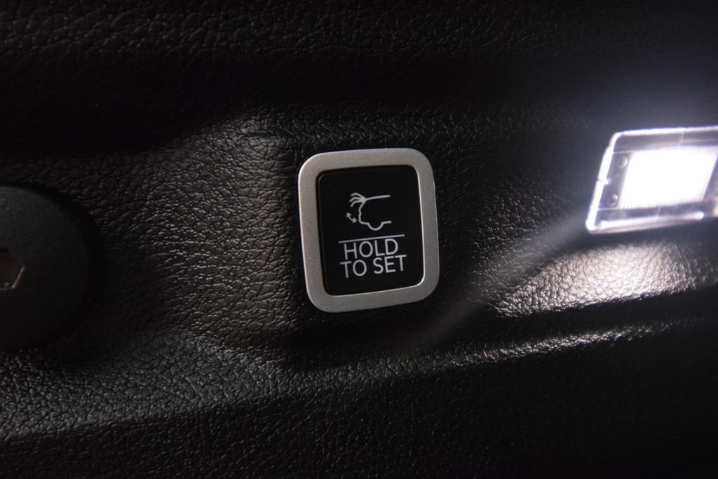 Used 2025 Velvet Red Pearlcoat Jeep Laredo image 34