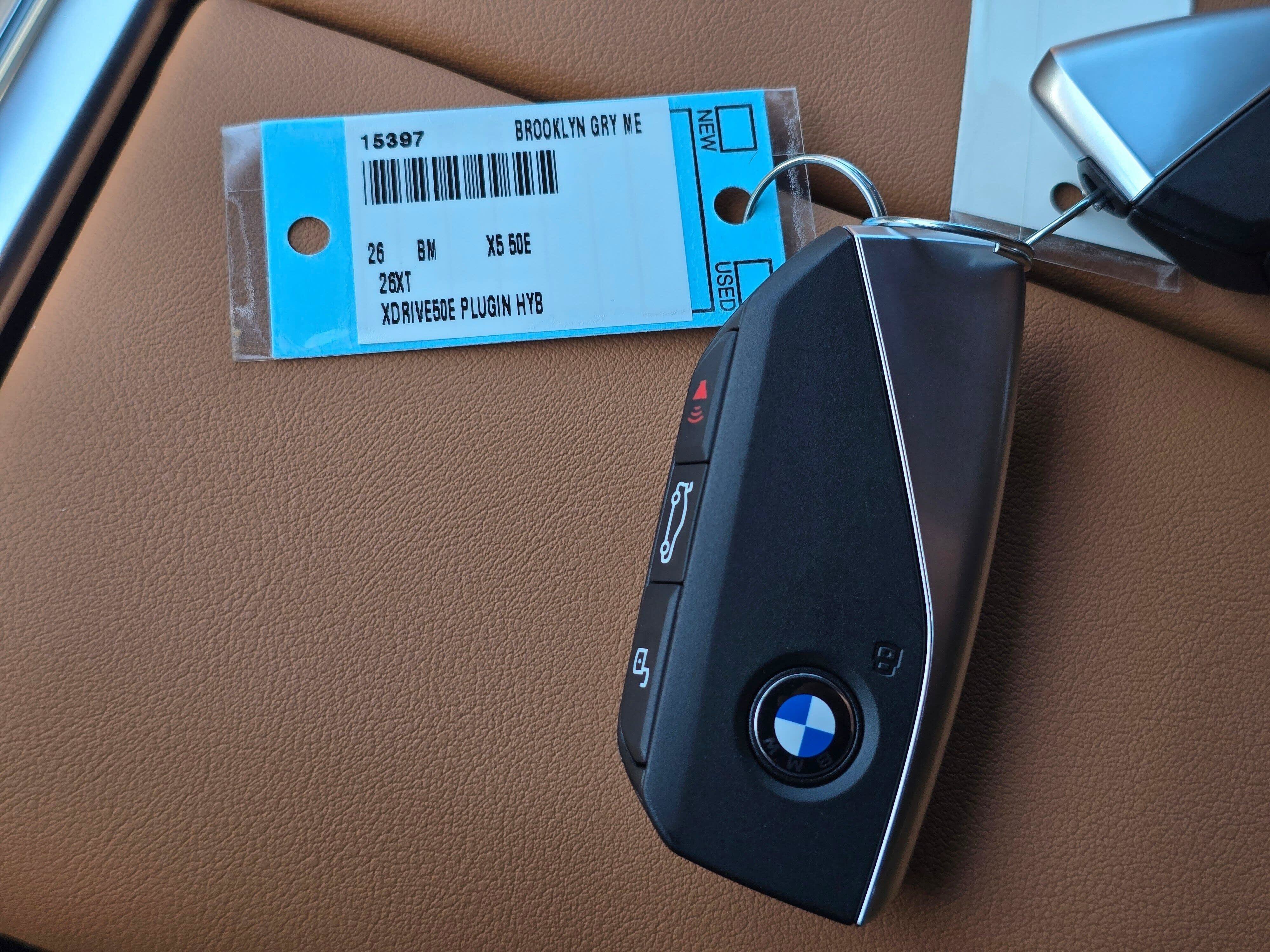 New 2026 Brooklyn Grey Metallic BMW xDrive50e image 31