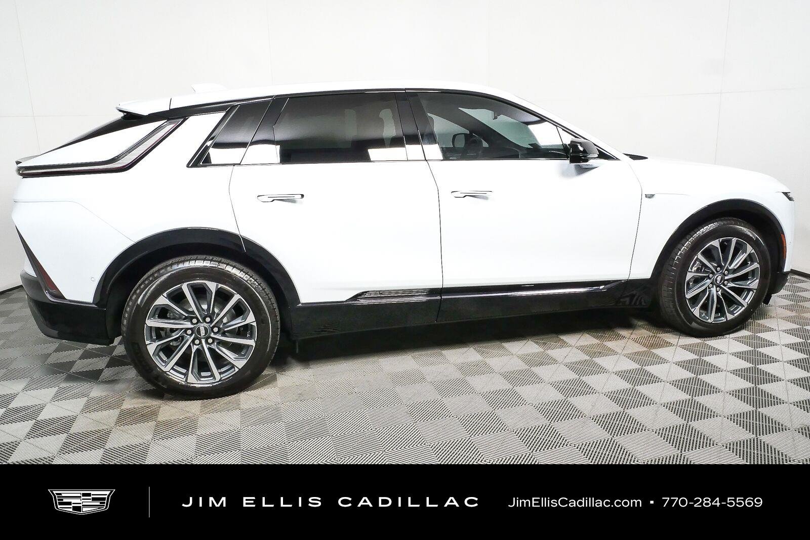 New 2027 Vibrant White Tricoat Cadillac Sport image 2