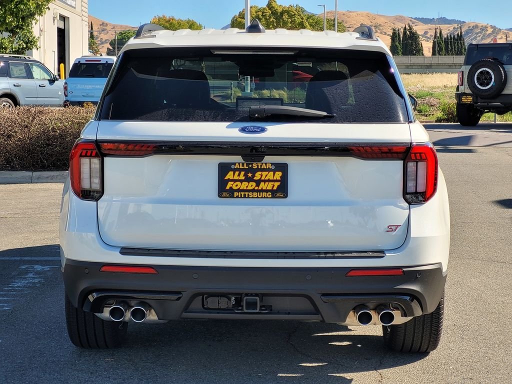 New 2026 Star White Metallic Tri-Coat Ford ST image 4