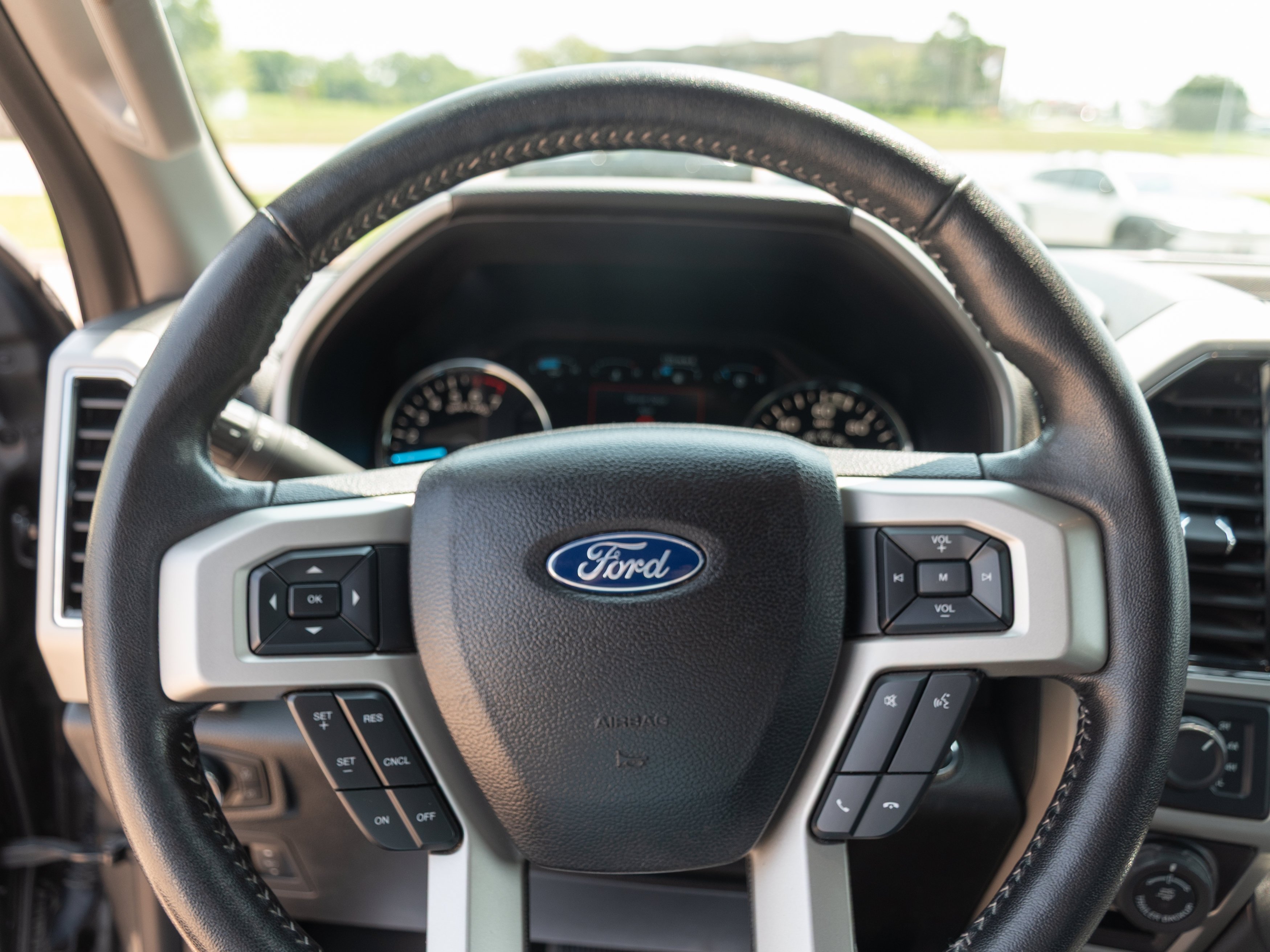 Used 2019 Gray Ford Lariat 4X4 image 10