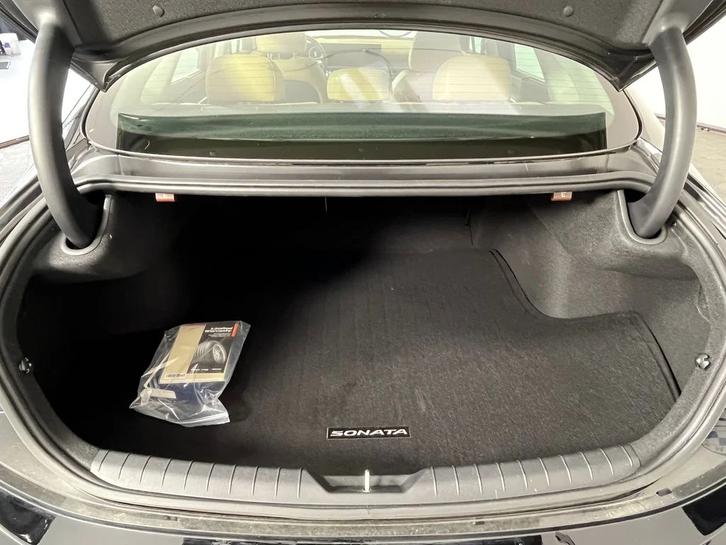 Used 2026 Black Hyundai Limited image 18