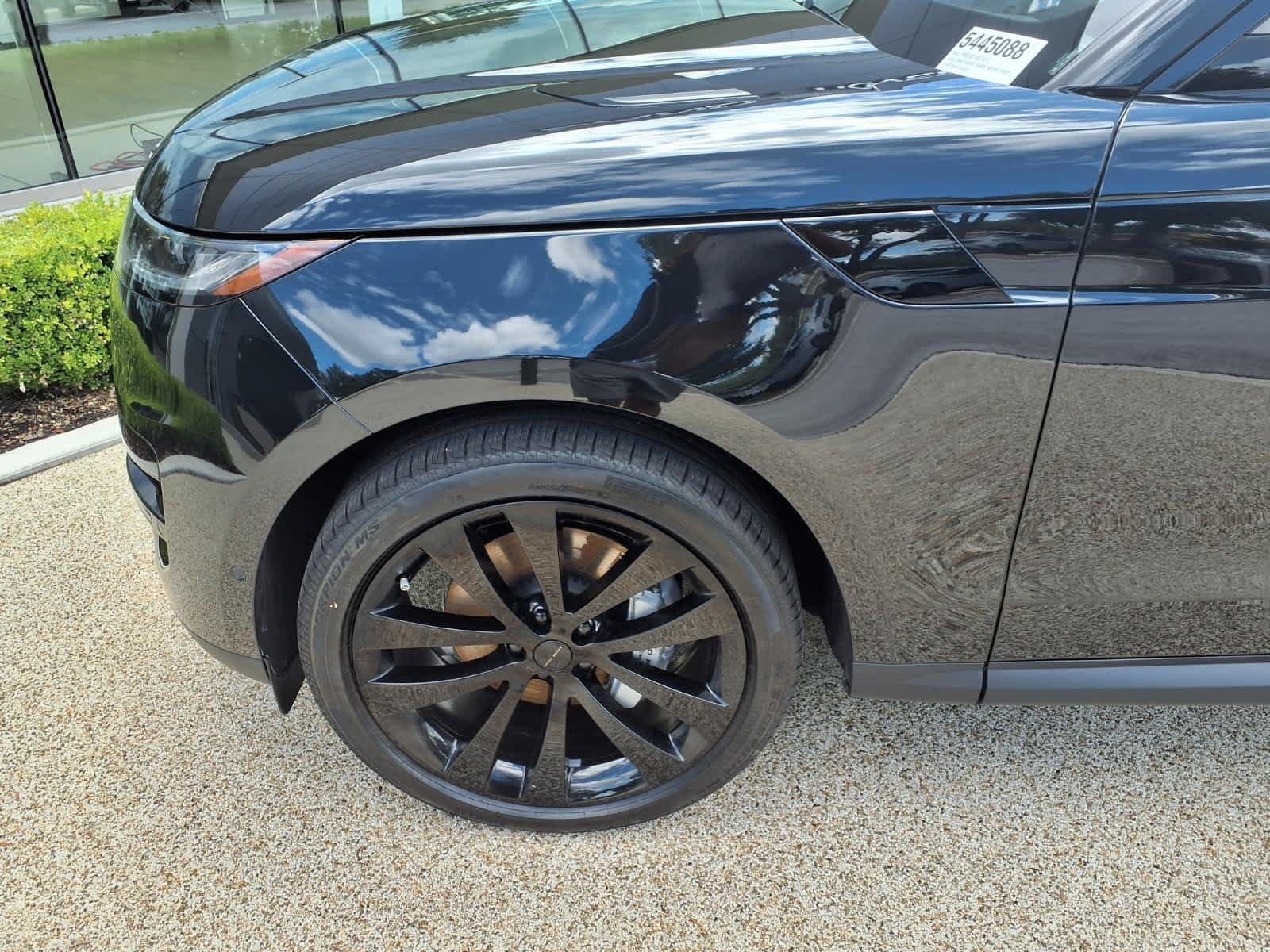 New 2026 Santorini Black Land Rover SE image 8