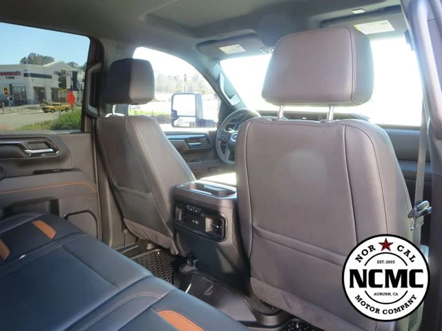 Used 2025 White GMC AT4 image 68