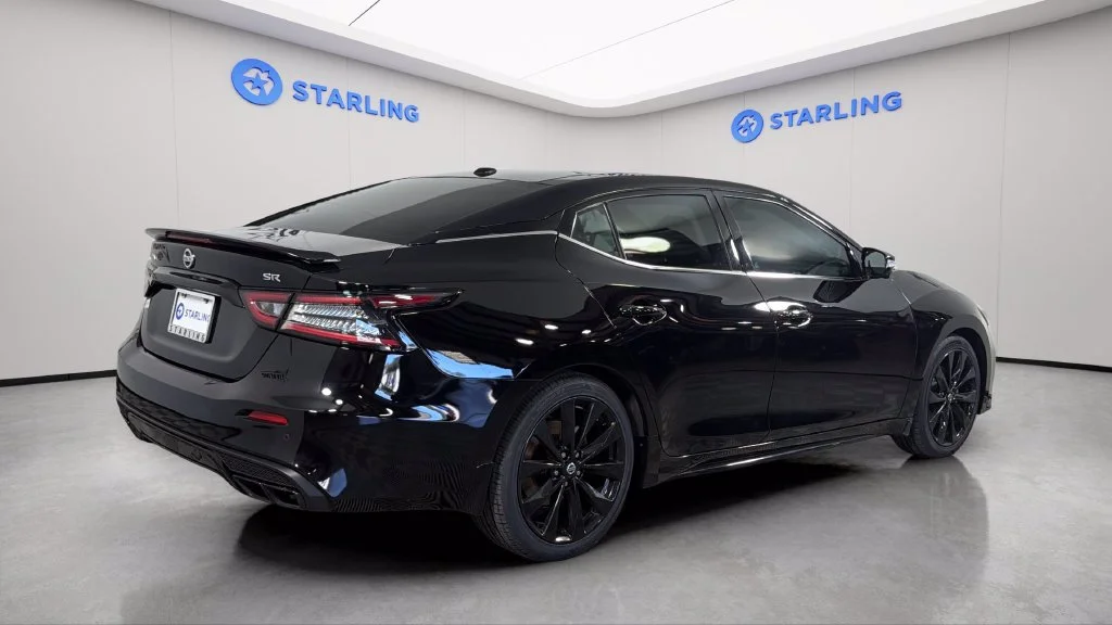 Used 2022 Black Nissan SR Xtronic CVT image 10