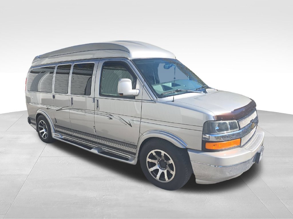 Used 2009 Silver Chevrolet Upfitter image 7