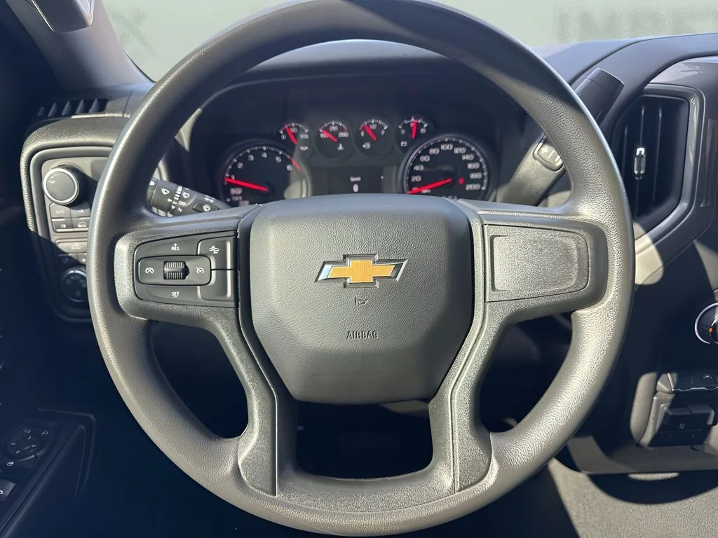 Used 2023 Gray Chevrolet Custom image 13