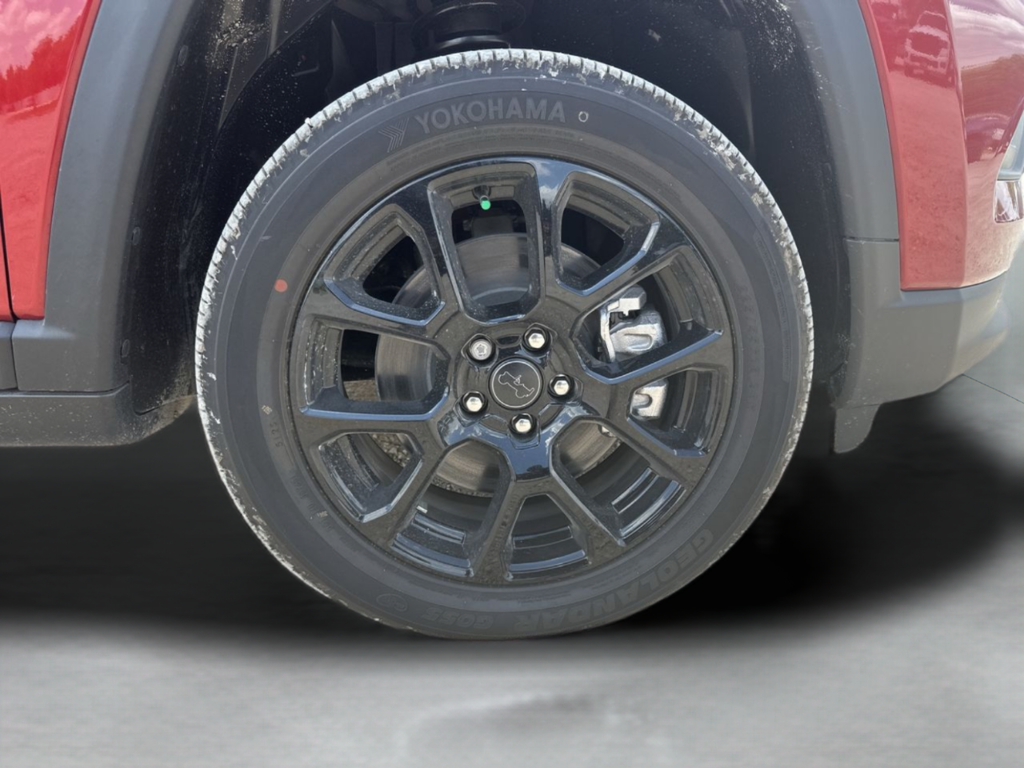 New 2026 Red Hot Pearl-Coat Exterior Paint Jeep Latitude image 39