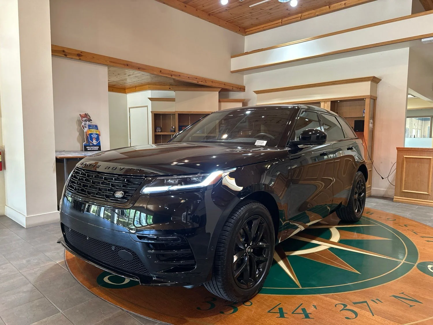 2026 Land Rover Range Rover Velar P250 Dynamic SE's photo