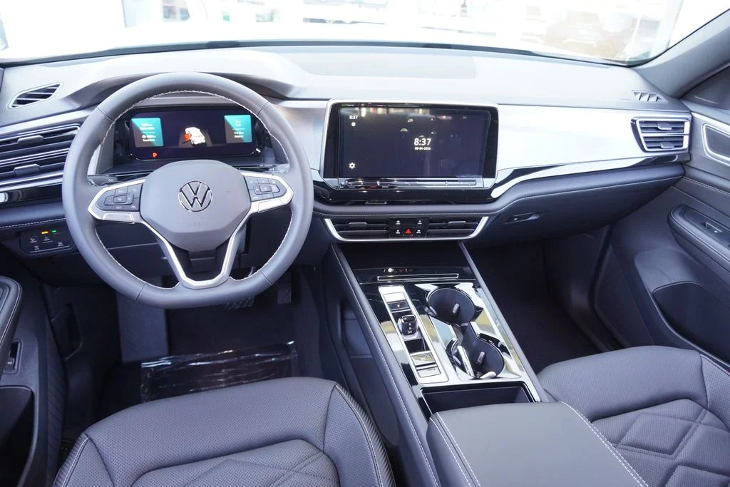 New 2026 White/off-white Volkswagen 2.0T SE w/Technology image 14