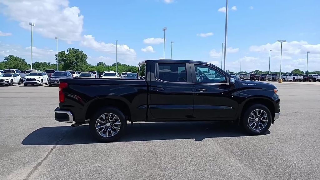 Used 2022 Black Chevrolet LT image 9