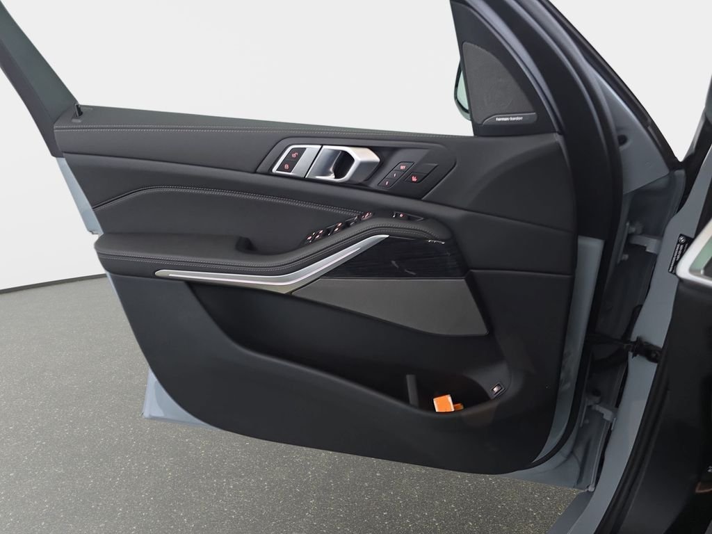 New 2026 Brooklyn Grey Metallic BMW xDrive50e image 26