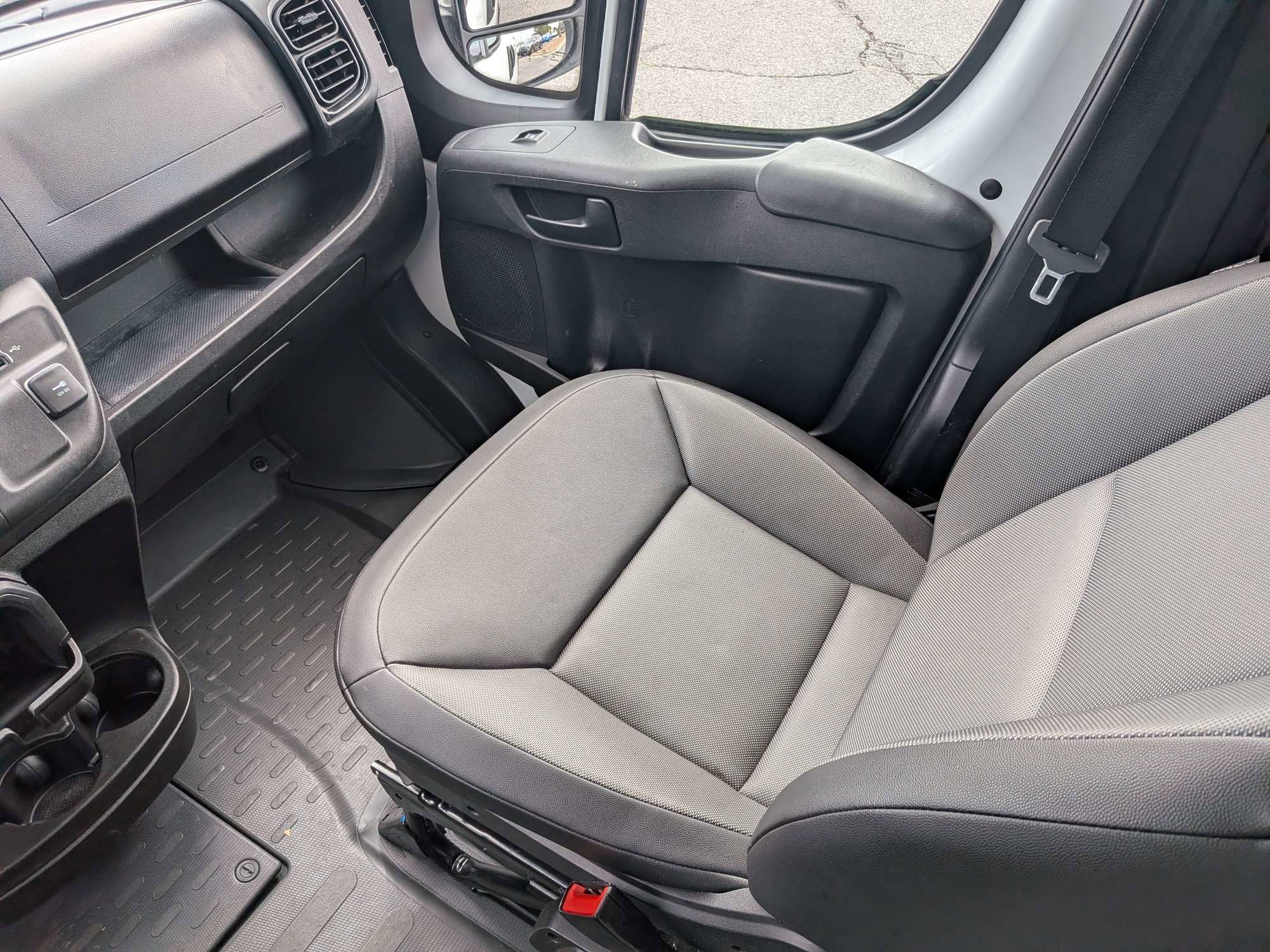 Used 2025 White Ram High Roof image 15