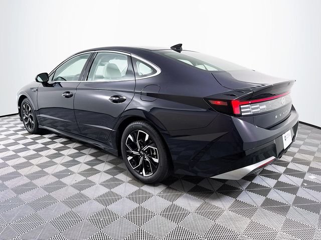 Certified Used 2024 Blue Hyundai SEL image 5