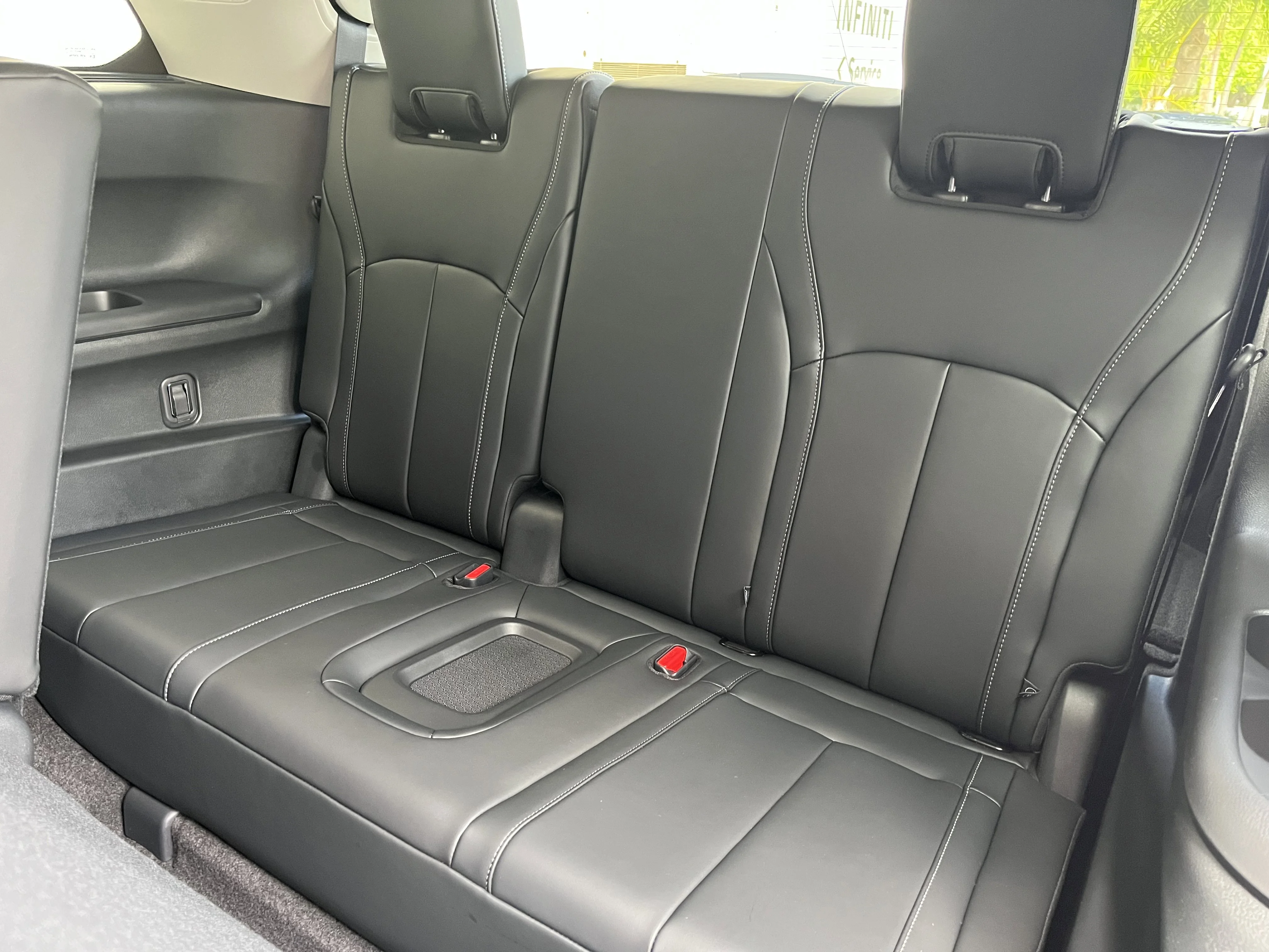 New 2027 Graphite Shadow INFINITI LUXE image 15