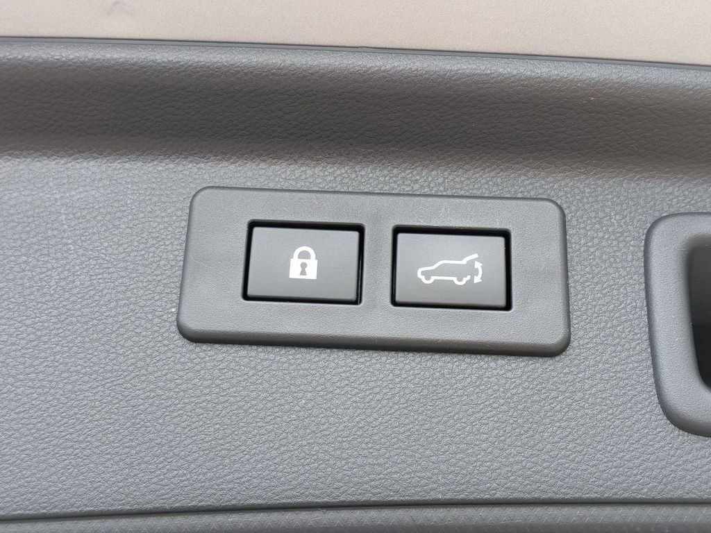 Used 2023 Silver Subaru Sport image 8