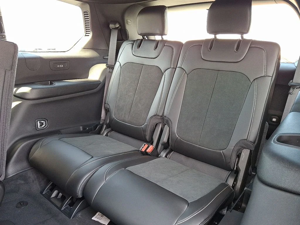 New 2026 Gray Jeep Altitude image 7