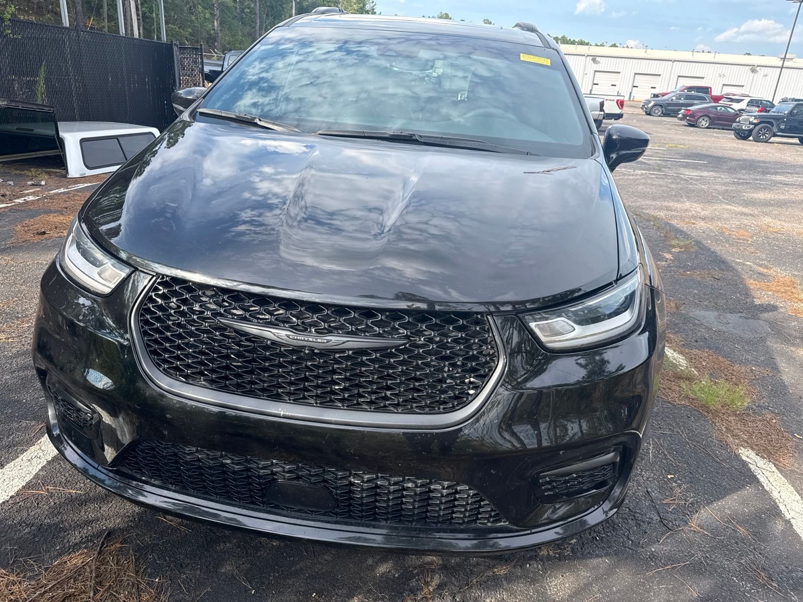 Used 2022 Black Chrysler Touring L image 2