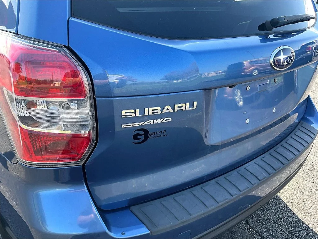 Used 2016 Blue Subaru 2.5i Premium image 8