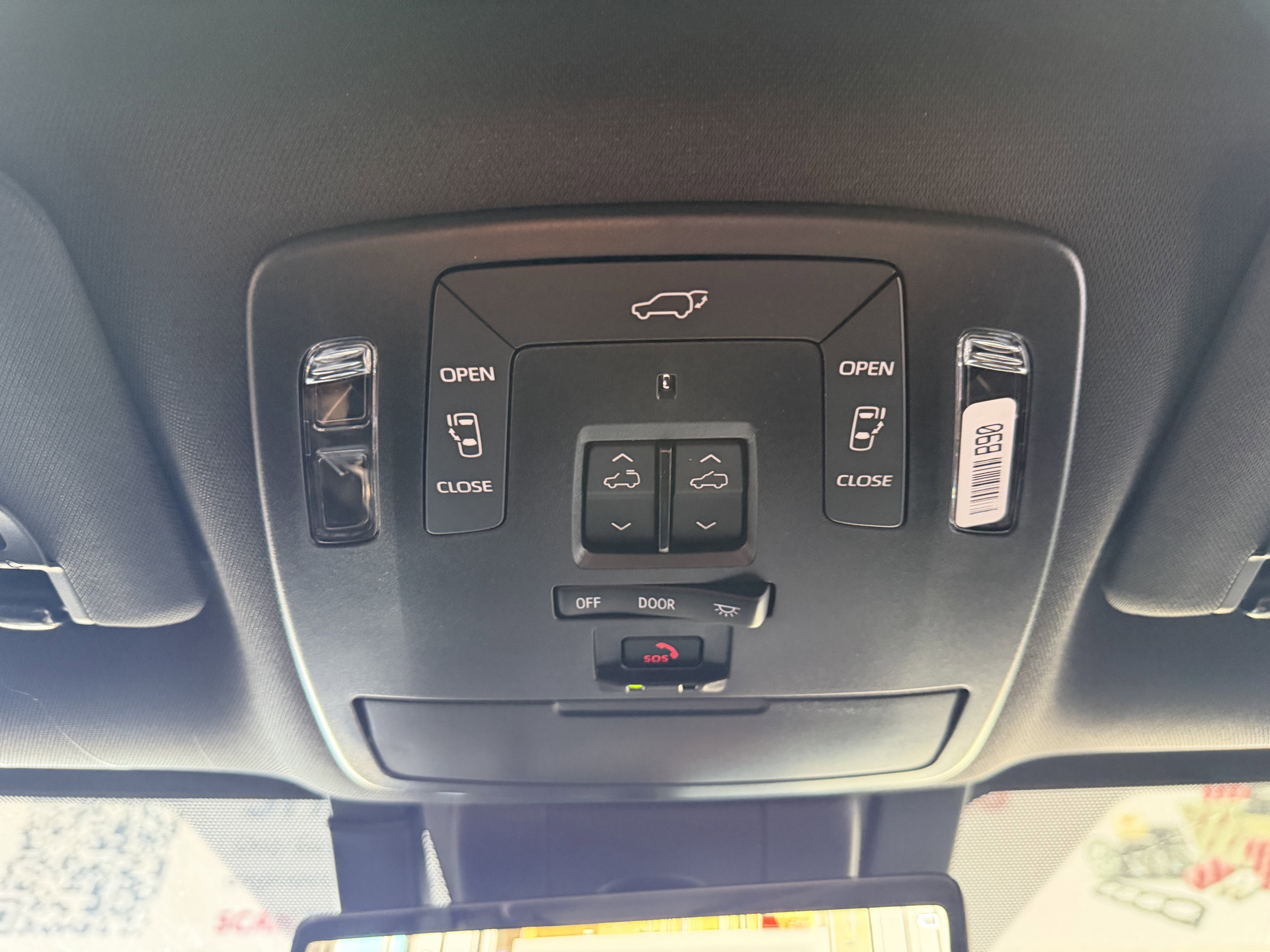 2026 Toyota Sienna Platinum - Photo 47