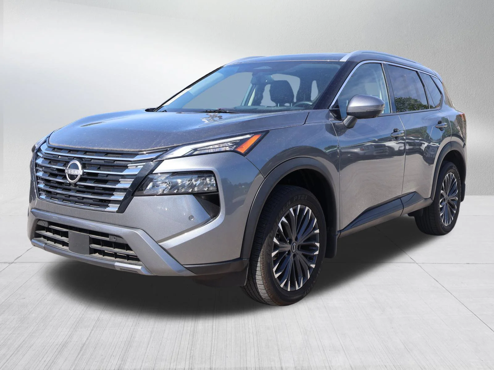 Used 2025 Gun Metallic Nissan SL image 3