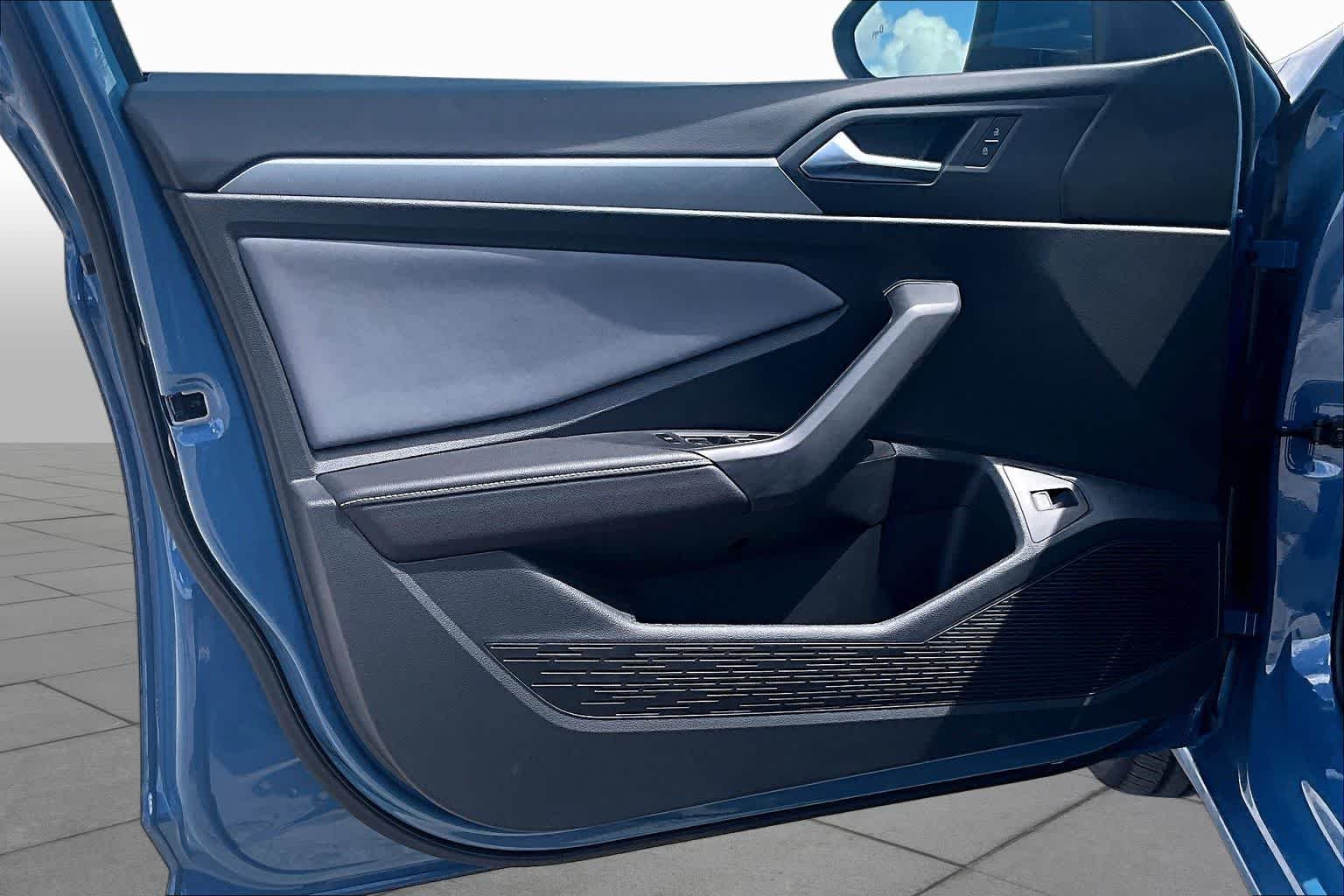 New 2027 Monterey Blue P Volkswagen 1.8T SE image 10