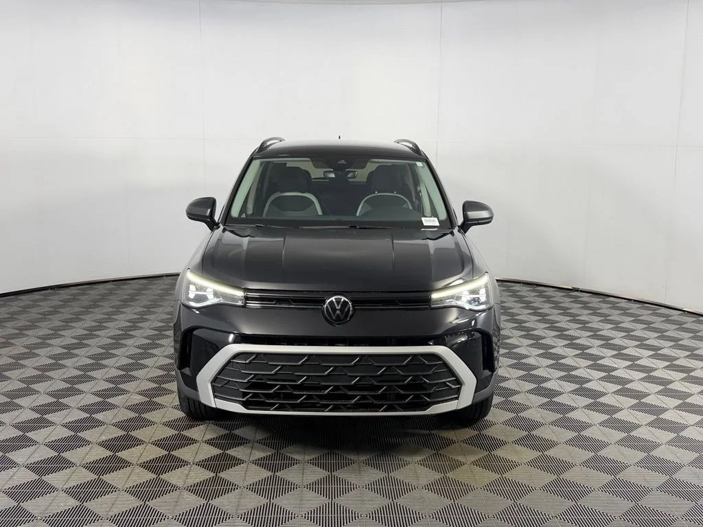 Certified Used 2025 Black Volkswagen 1.5T S image 2
