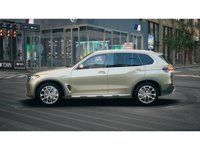New 2026 Manhattan Green Metallic BMW X5 50e image 4