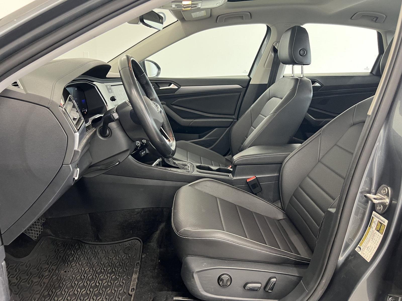 2023 Volkswagen Jetta SE - Photo 12