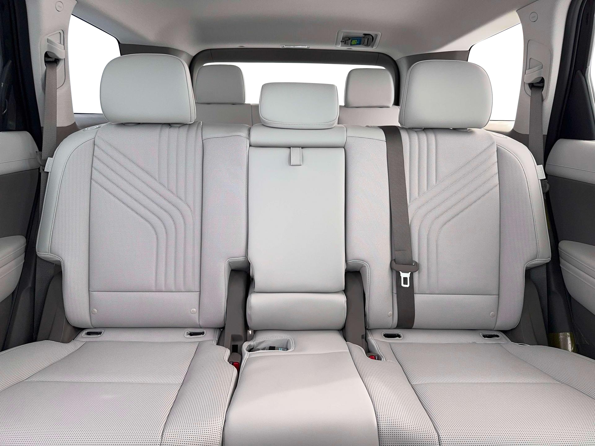 New 2026 Silver Hyundai SEL FWD image 16