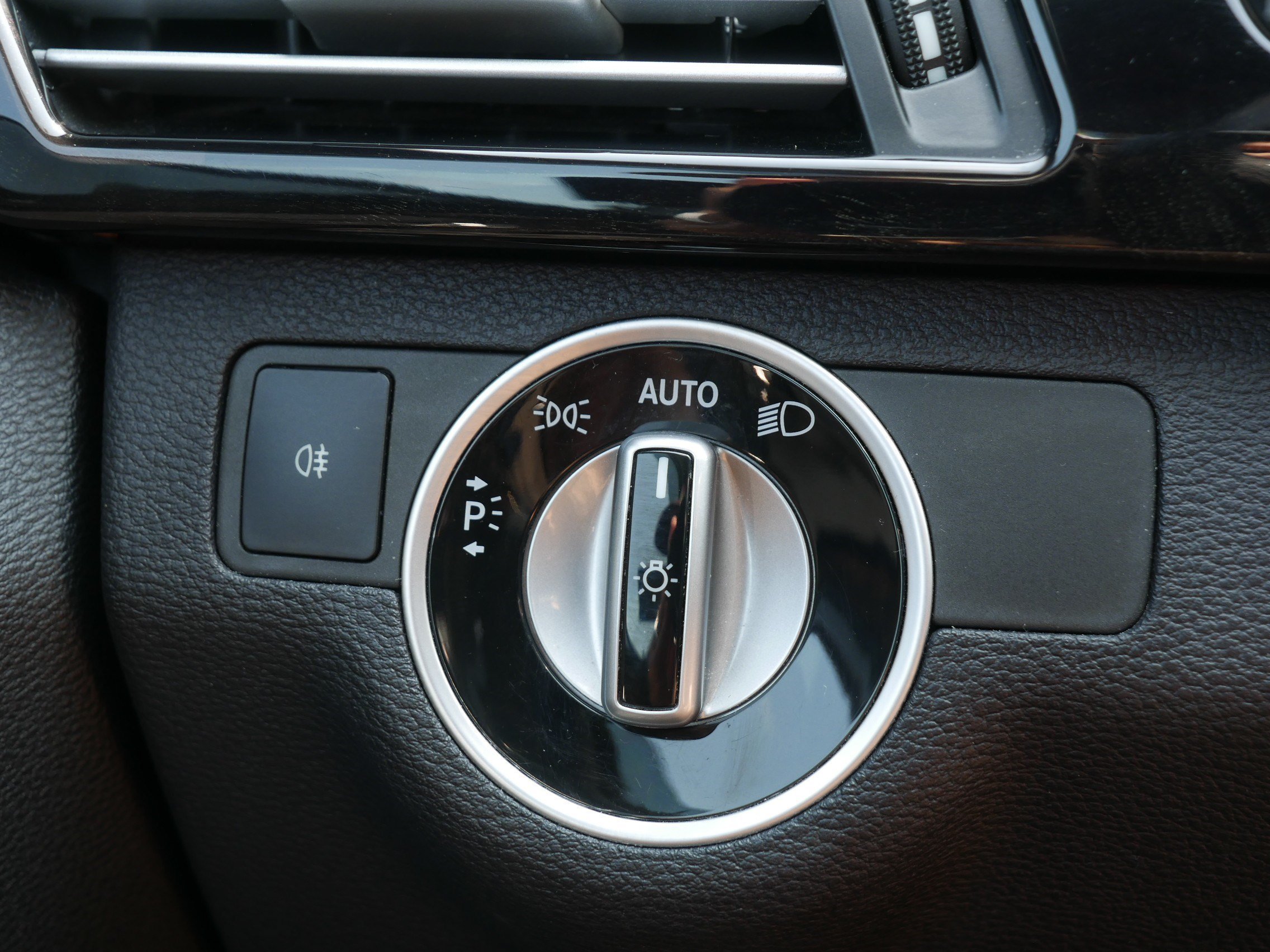 Used 2013 Diamond Silver Metallic Mercedes-Benz E 350 Sport image 26
