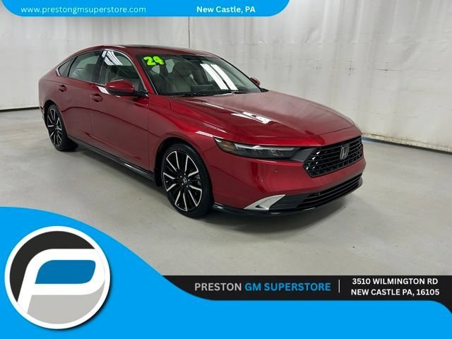Used 2024 Red Honda Touring image 1