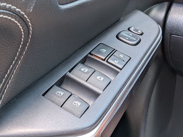Used 2015 Silver Toyota XLE image 21