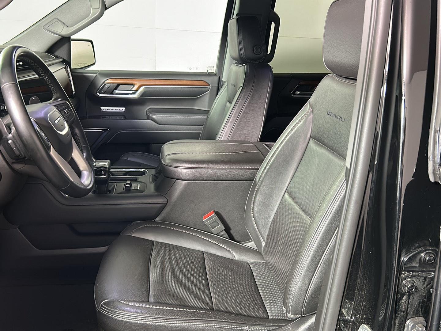 Used 2023 Onyx Black GMC Denali image 16