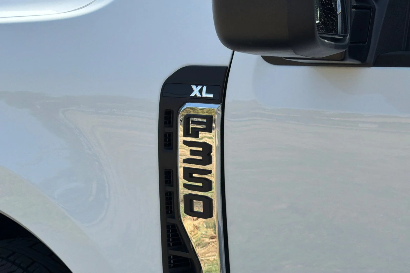 New 2026 Oxford White Ford F-350® XL image 28