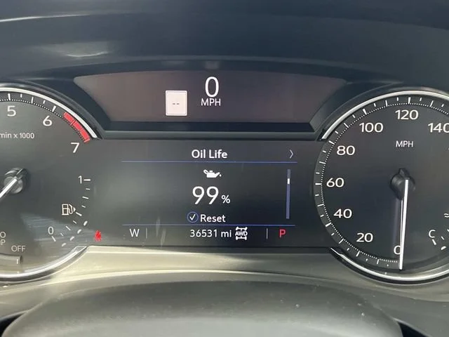 Used 2019 CRYSTAL WHITE TRICOAT Cadillac AWD Sport image 20