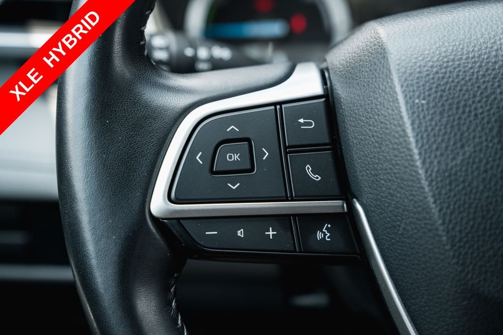 Used 2022 Magnetic Gray Metallic Toyota XLE image 15