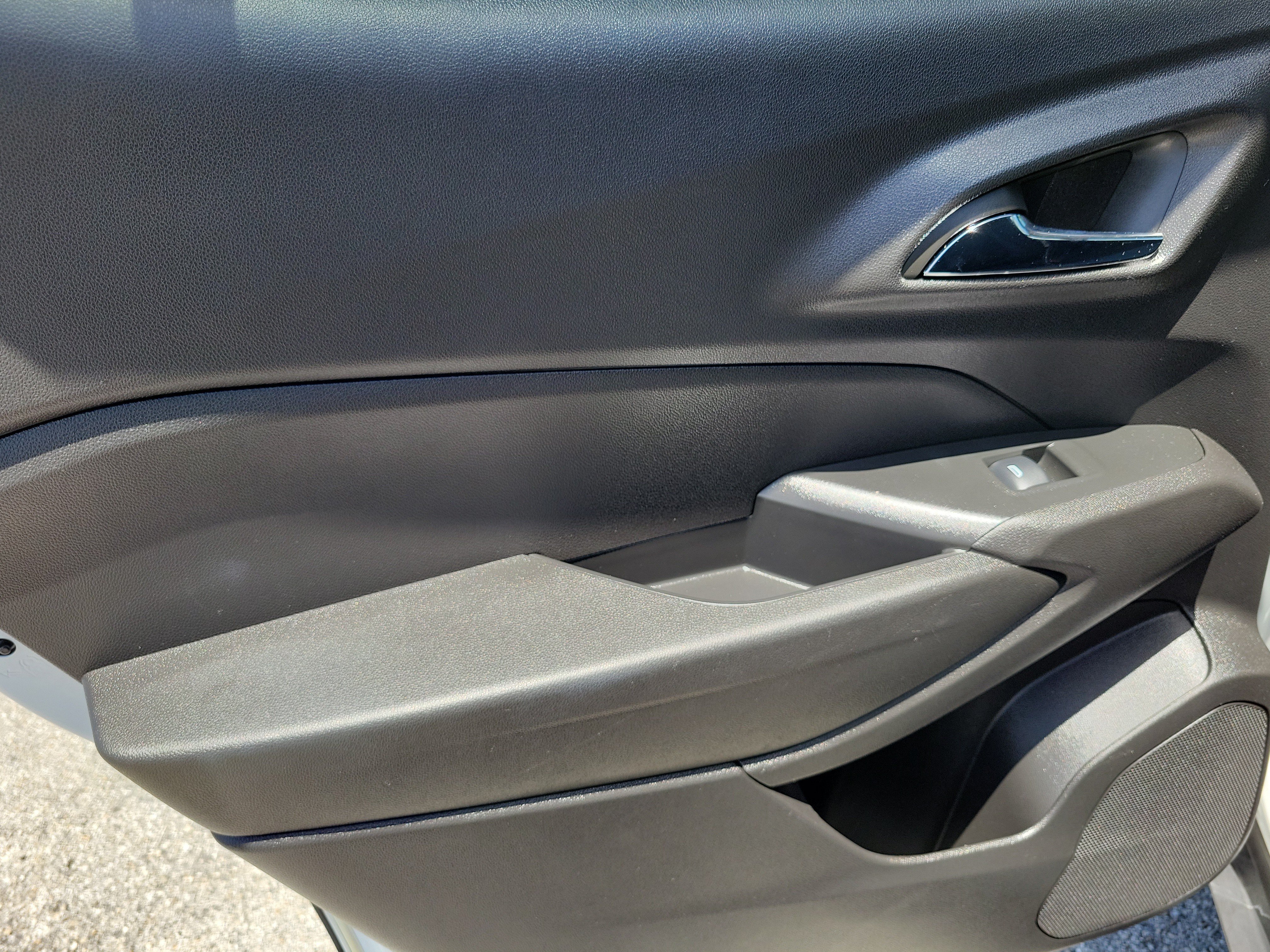 Used 2025  Chevrolet LT image 14